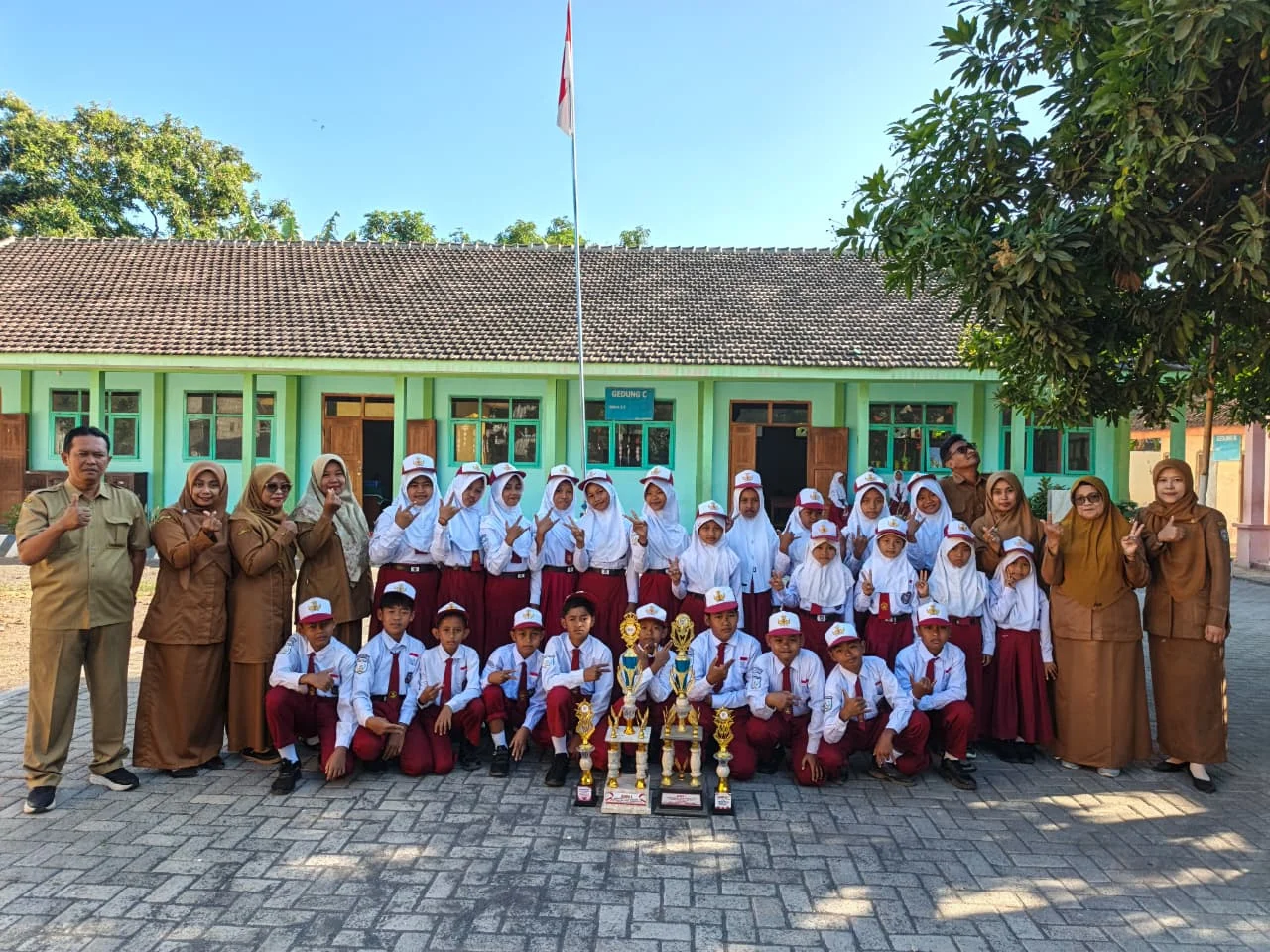 Lomba Tarik Tambang HUT RI ke 81